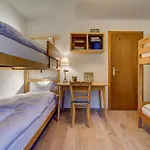 Bellevue 211 *